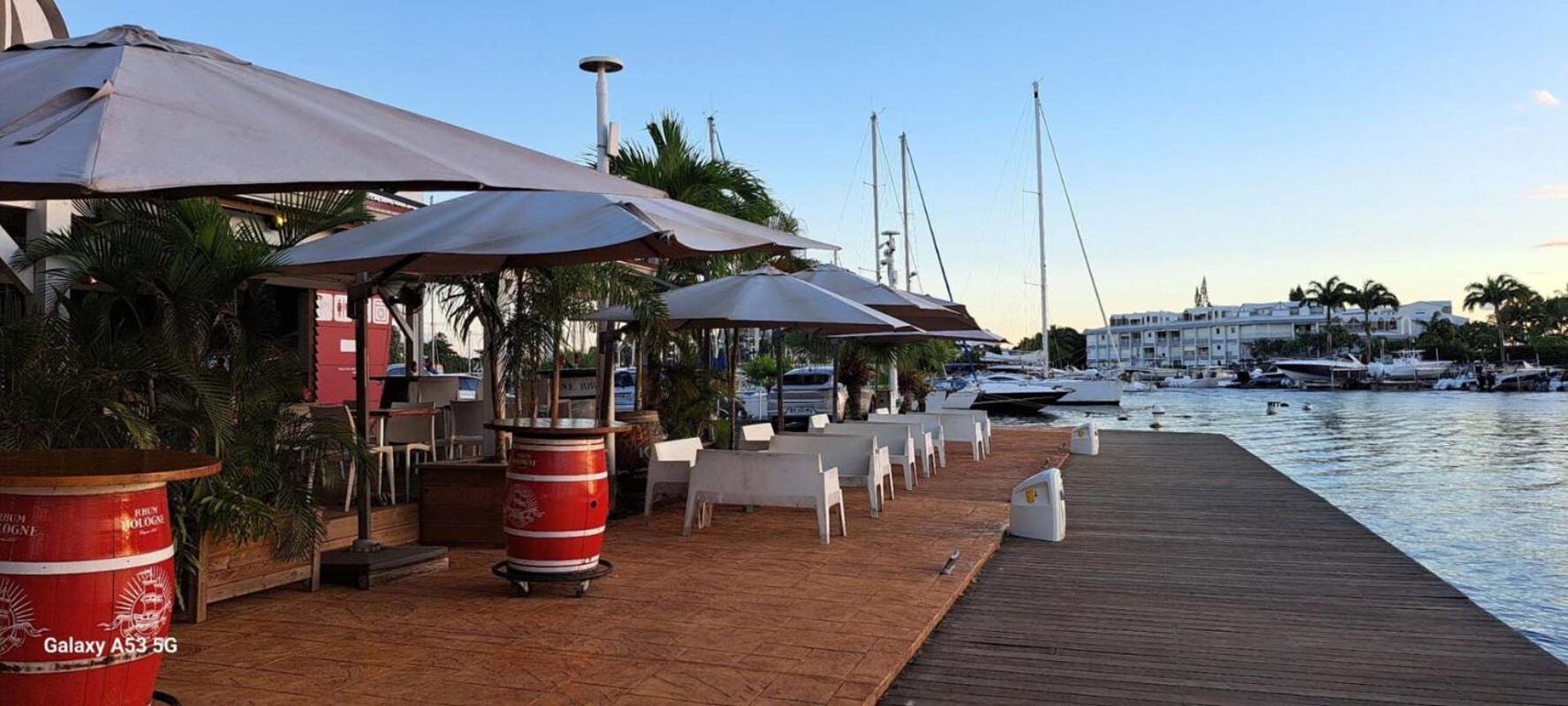 Superbe Studio Avec Piscine, Au Coeur De La Marina! Village Soleil ! Proche Aeroport & Ferry Ле-Гозье Экстерьер фото